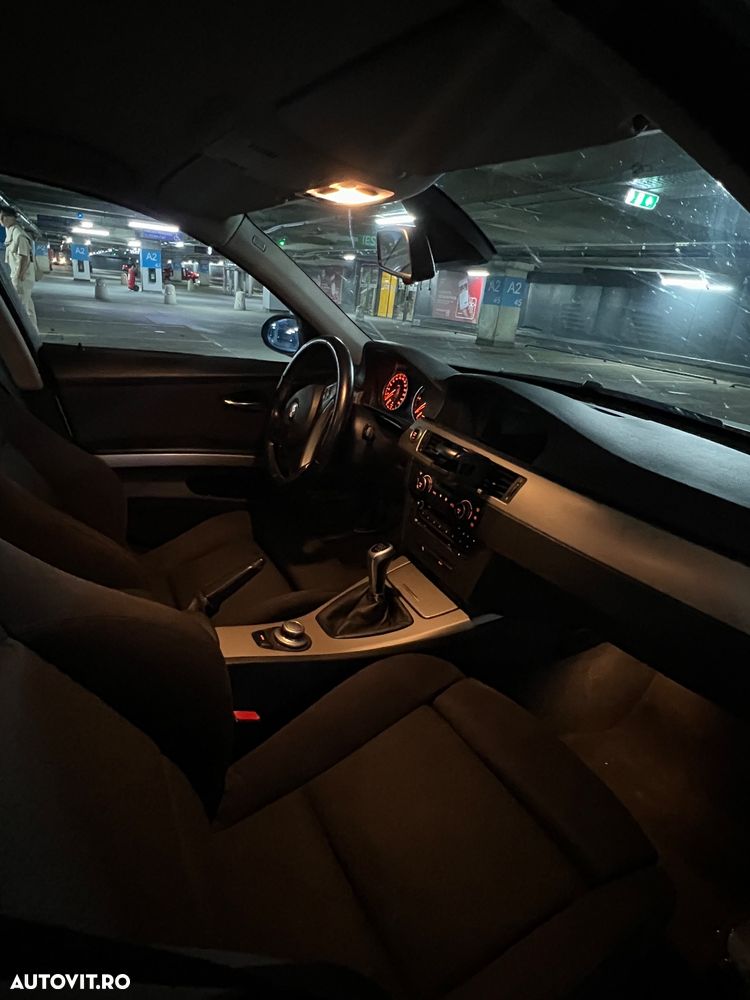 BMW Seria 3 318d DPF Touring - 8