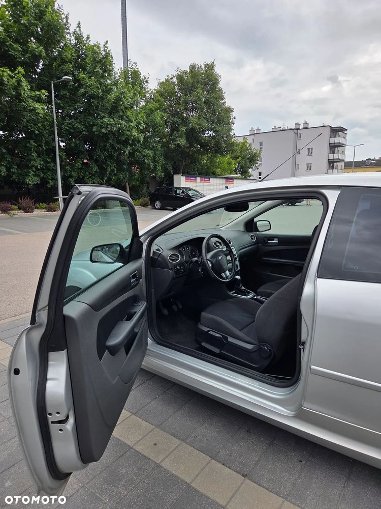 Ford Focus 1.6 Trend - 8
