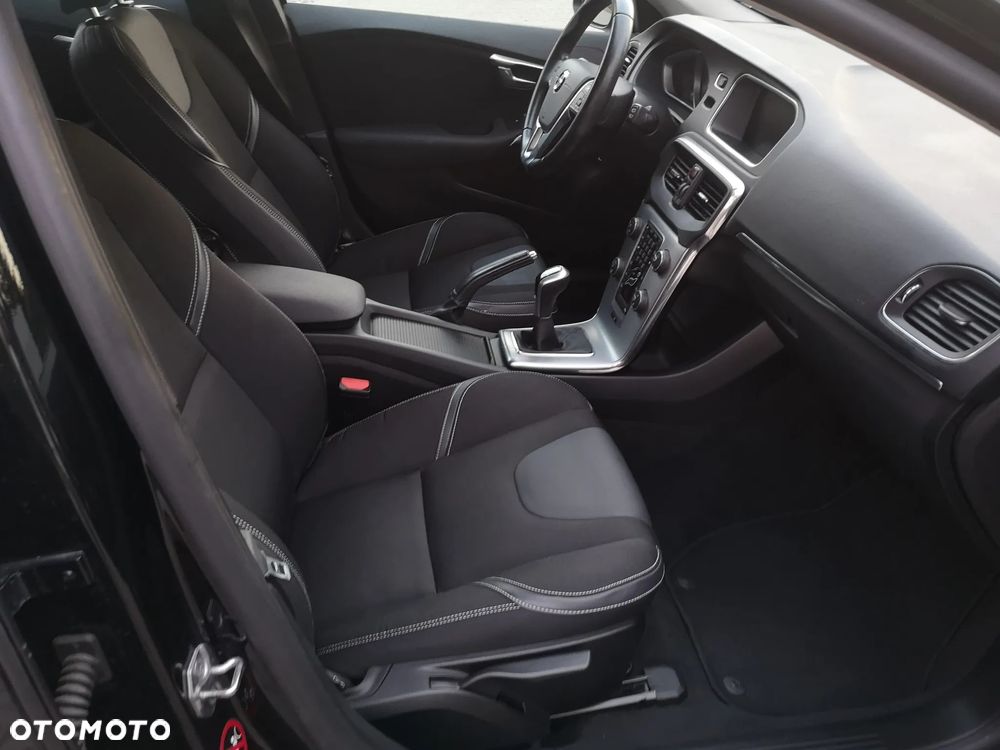 Volvo V40 D2 Momentum - 10