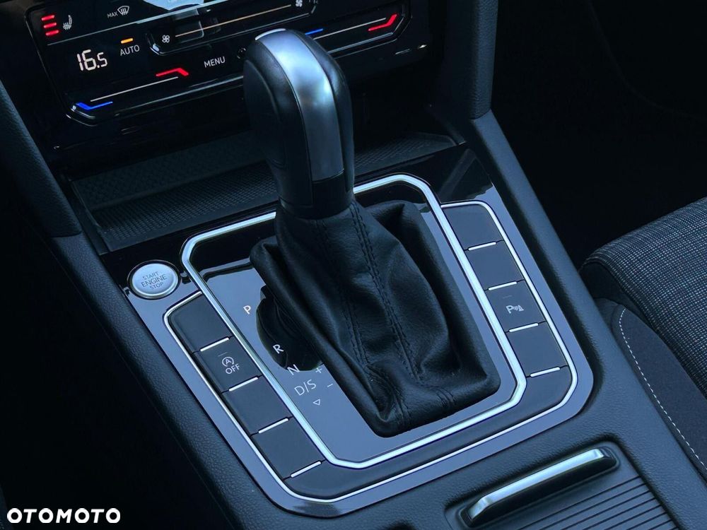 Volkswagen Passat 2.0 TDI Business DSG - 24