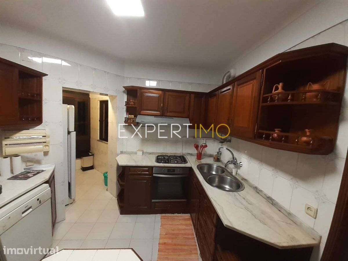 Apartamento T3 bom estado, com garagem e sótão - Grande imagem: 5/30