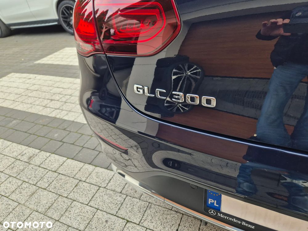 Mercedes-Benz GLC - 21