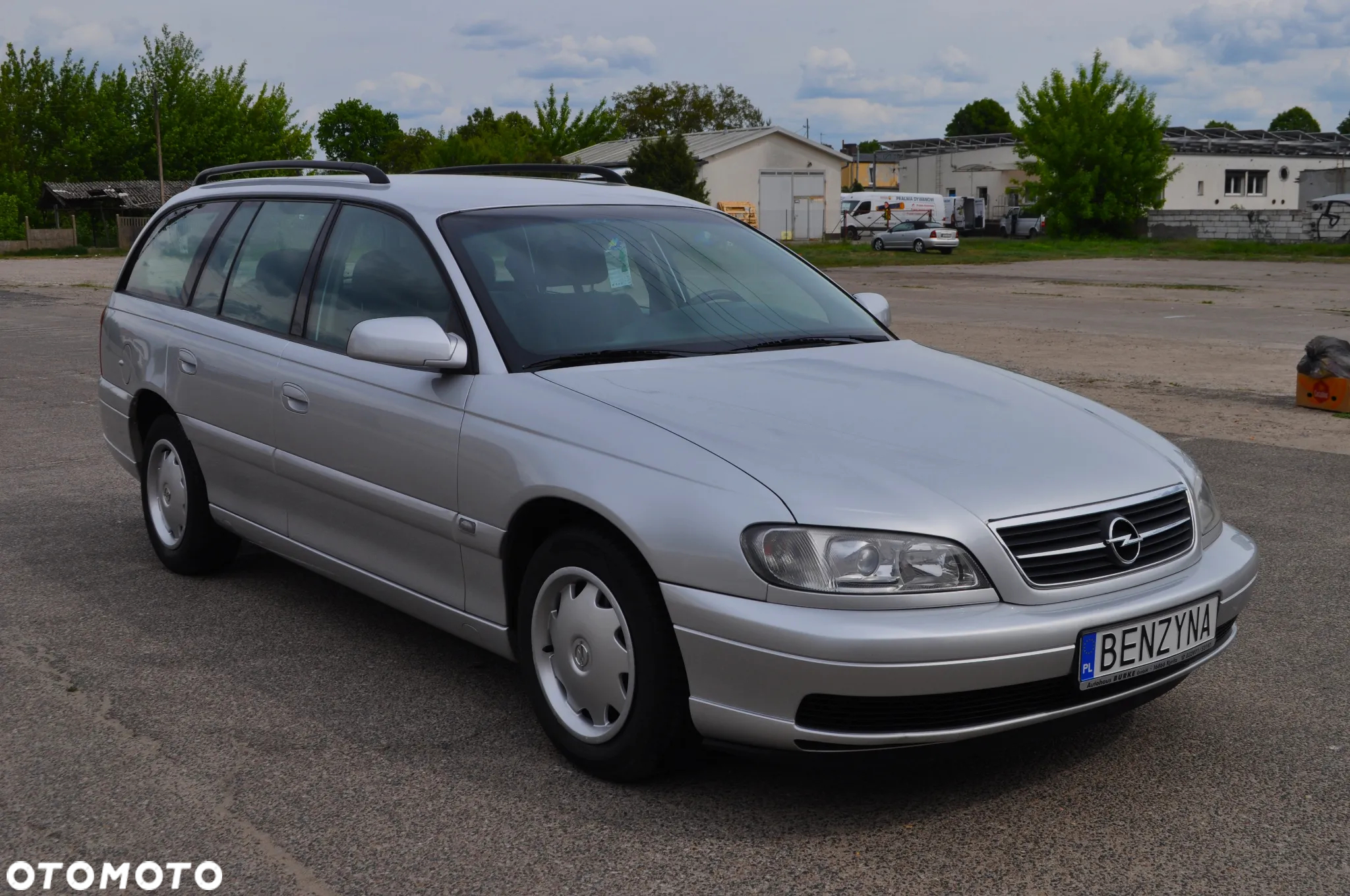 Opel Omega 2.2 Elegance - 2