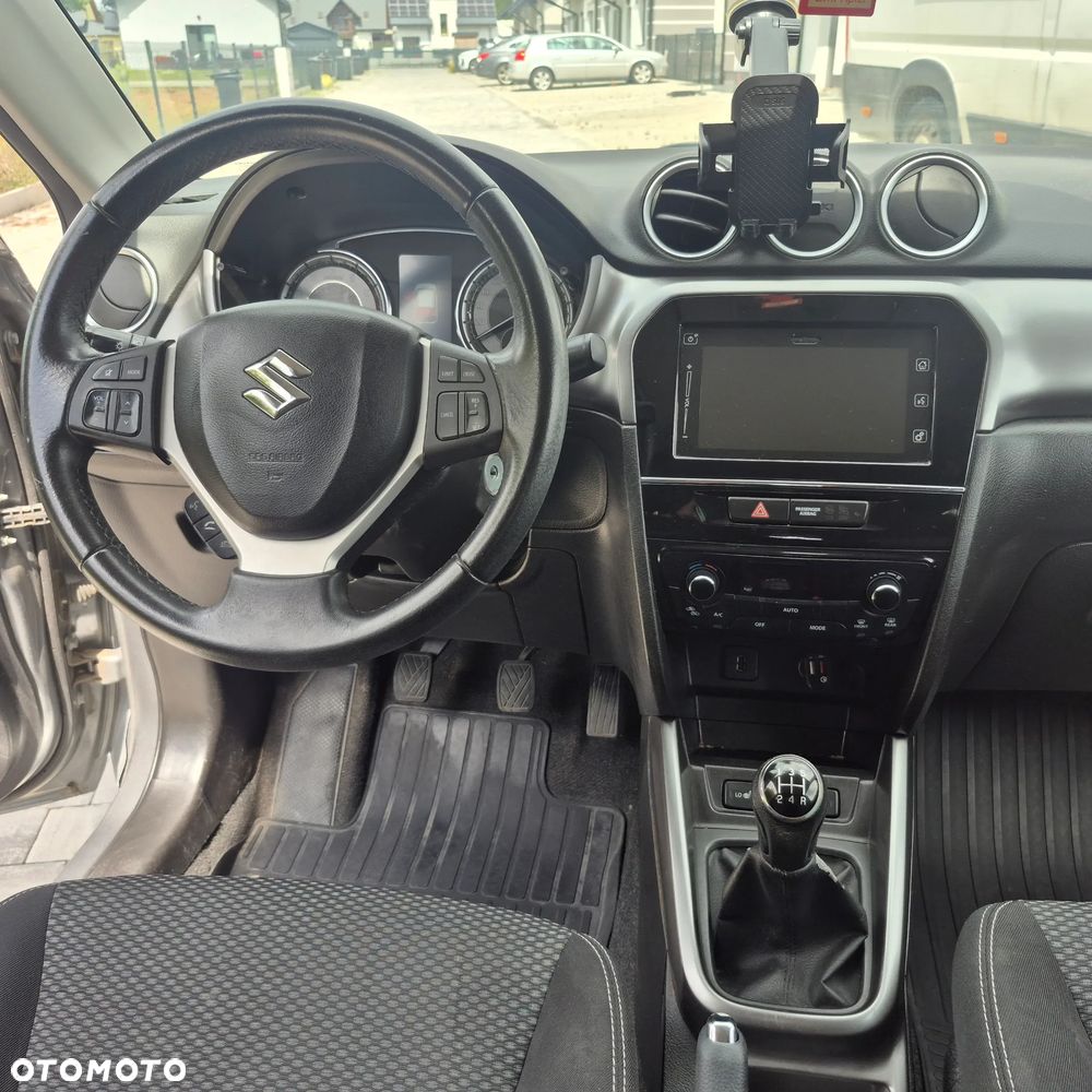 Suzuki Vitara 1.0 Boosterjet Premium 2WD - 16