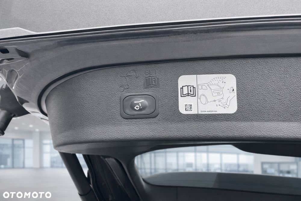 Ford Kuga 1.5 EcoBoost 2x4 ST-Line - 8