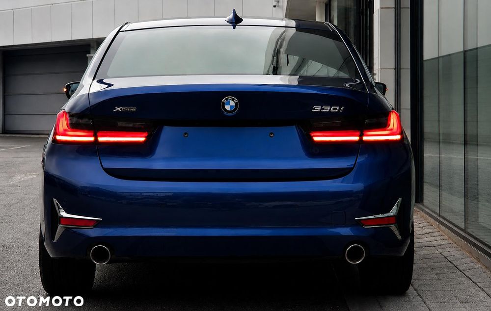BMW Seria 3 330i xDrive Luxury Line - 5