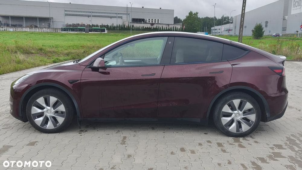 Tesla Model Y Long Range AWD - 1