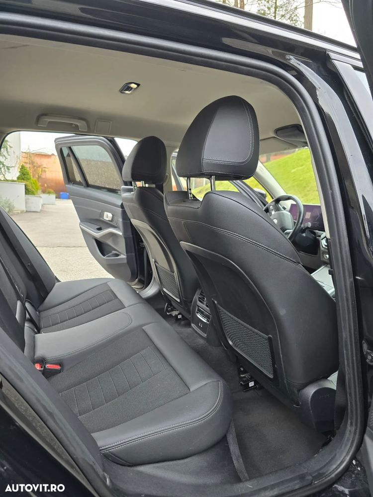 BMW Seria 3 318d Touring Aut. Sport Line - 12