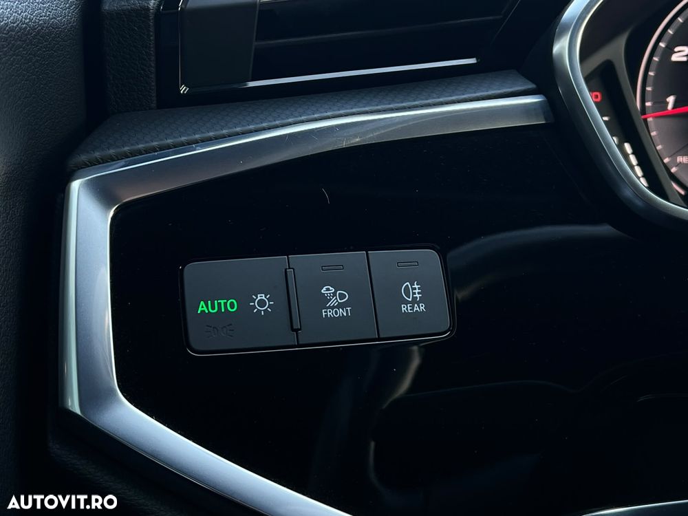 Audi Q3 40 TFSI quattro S tronic S line - 32