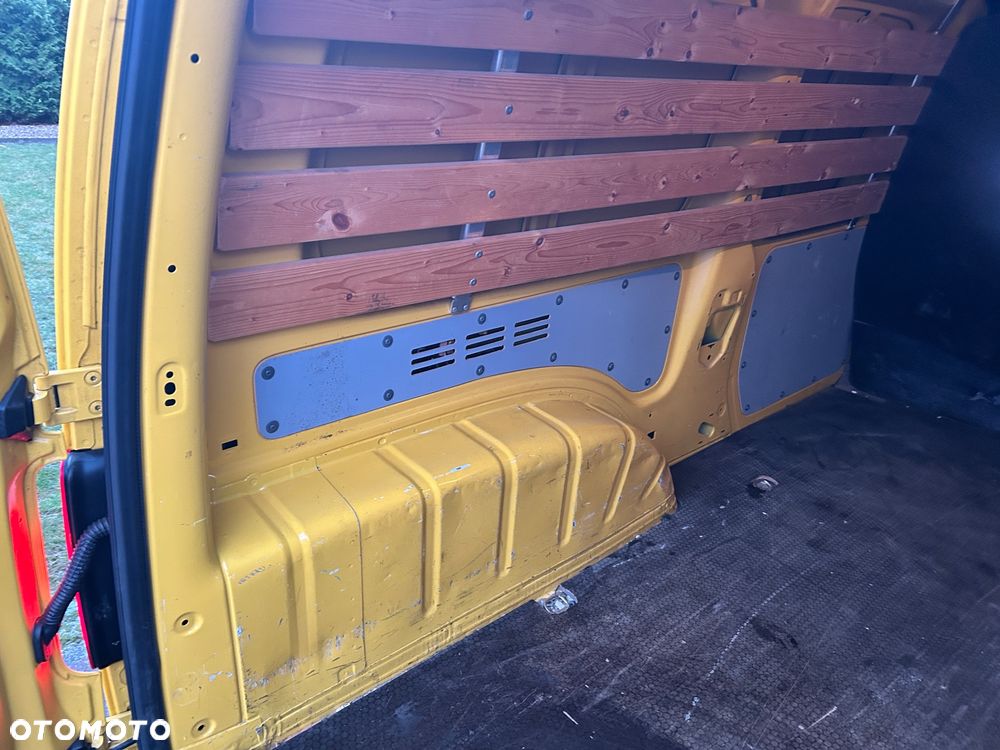 Volkswagen CADDY MAXI - 9