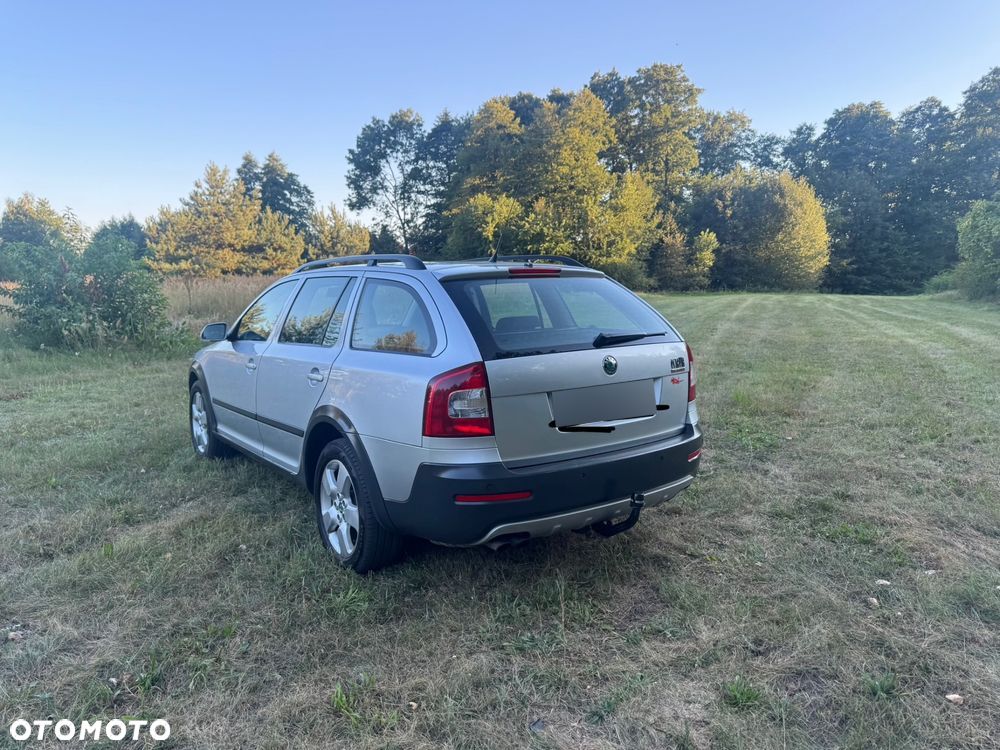 Skoda Octavia Scout 2.0 TDI DPF - 10