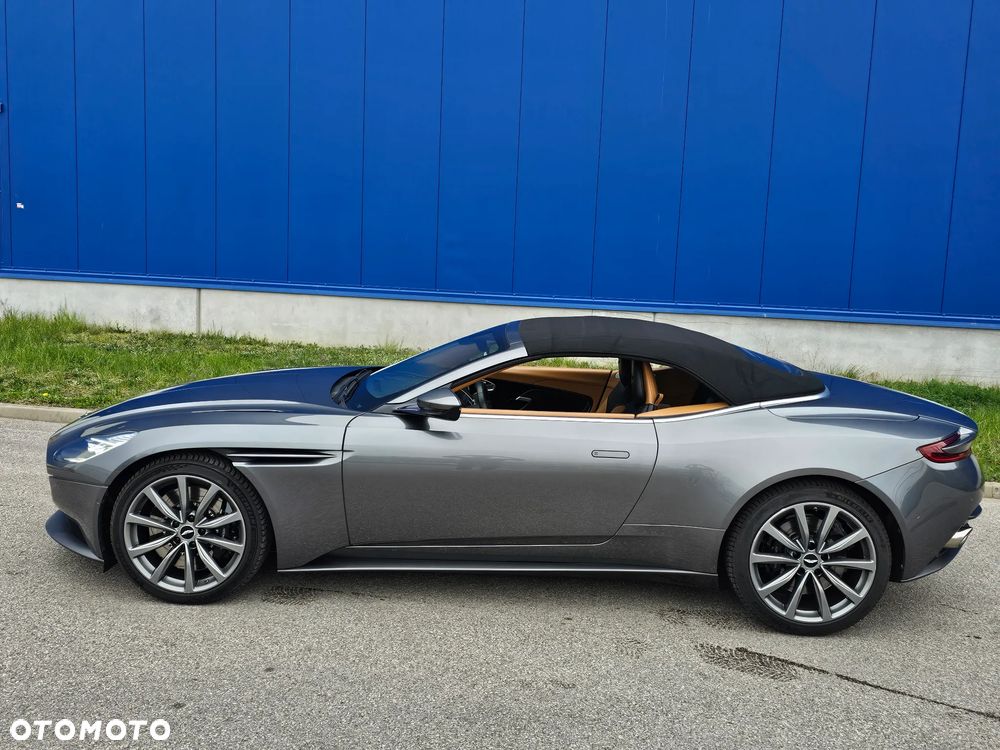 Aston Martin DB11 - 9