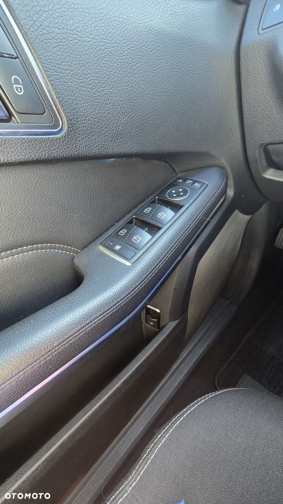 Mercedes-Benz Klasa E 200 BlueTEC 7G-TRONIC - 21