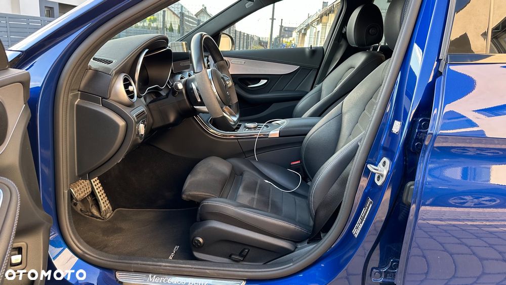 Mercedes-Benz Klasa C 220 d T 9G-TRONIC Night Edition - 17