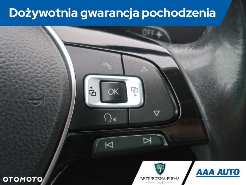 Volkswagen Passat - 20