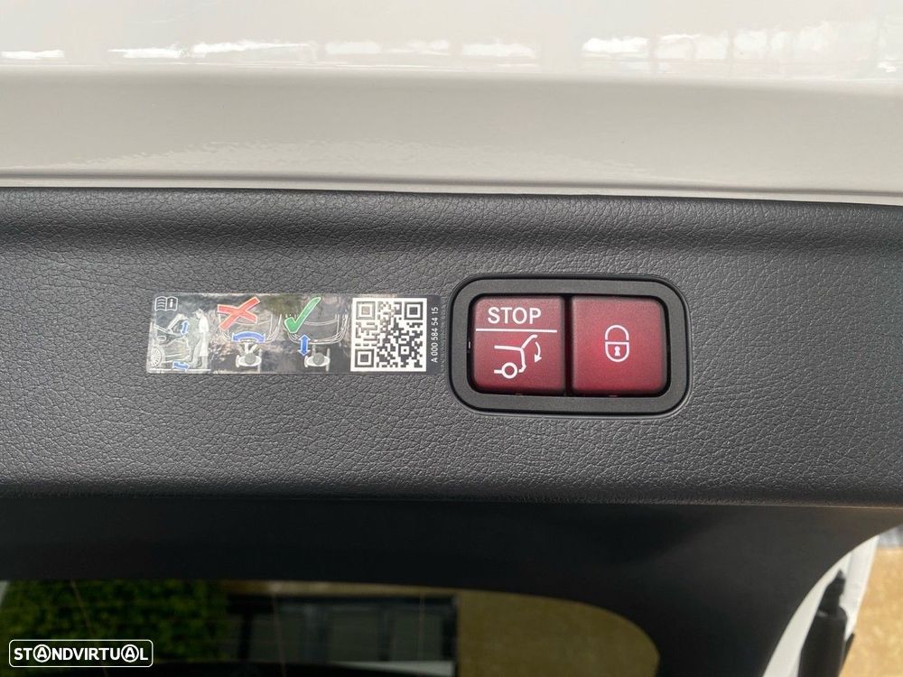 Mercedes-Benz EQE - 12