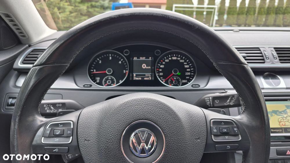 Volkswagen Passat - 16