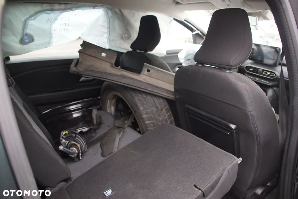 Auto na części - Dacia Jogger Lift 1.0 TCE 100 KM H4D480 TEDQK 2025R Silnik Skrzynia Drzwi Klapa Zderzak Błotnik Lampa Lusterko Klamka Szyba Deska Kokpit Sterownik Moduł Czujnik Licznik Wyświetlacz Panel Kierownica - 13