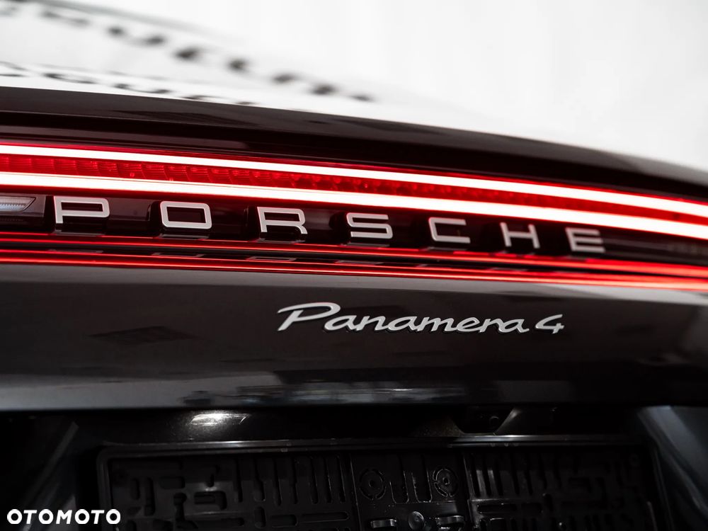 Porsche Panamera 4 - 5