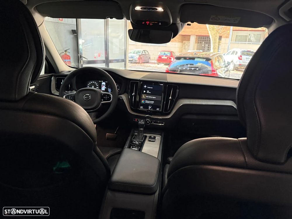 Volvo XC 60 2.0 D4 Inscription AWD Geartronic - 24