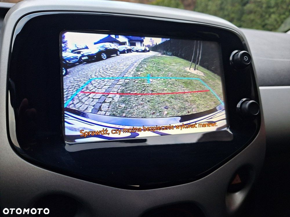 Toyota Aygo x-play touch - 16