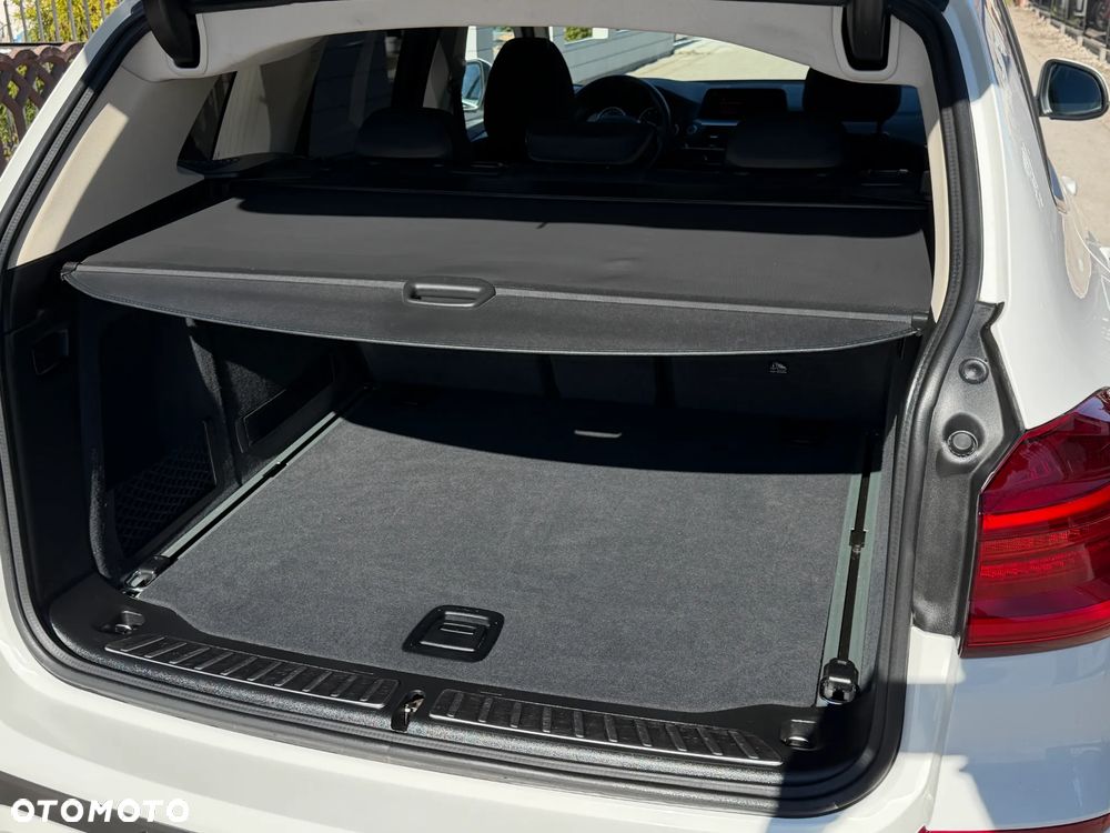BMW X3 xDrive20i GPF Advantage - 36