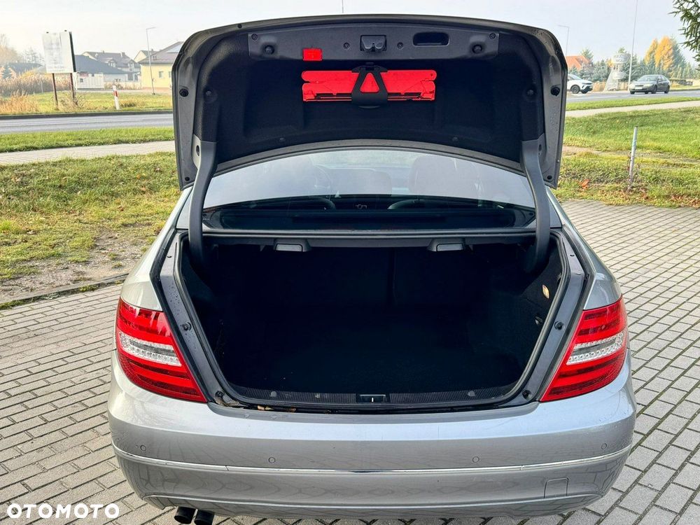 Mercedes-Benz Klasa C 180 CDI 7G-TRONIC Avantgarde Edition - 29