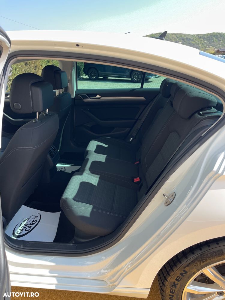Volkswagen Passat - 27
