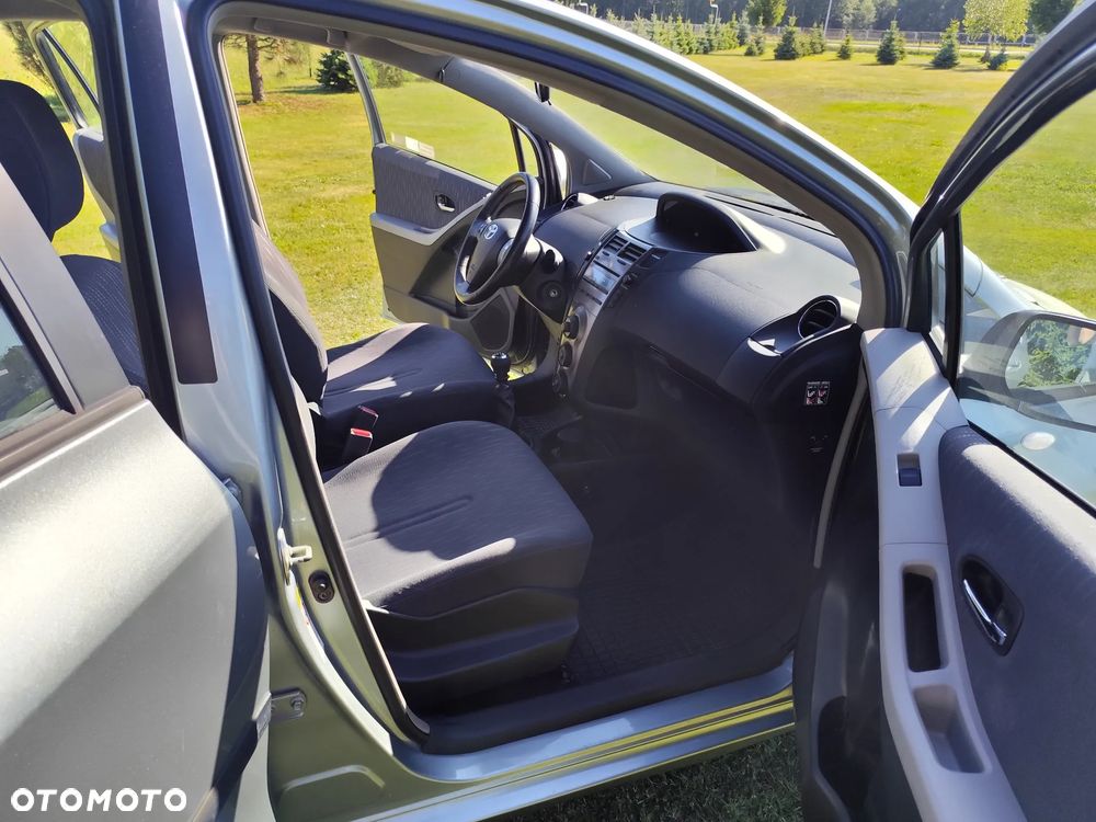 Toyota Yaris - 13