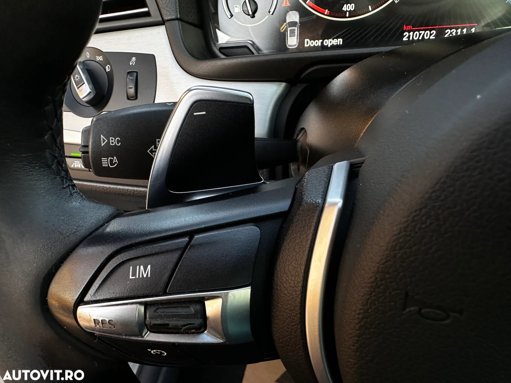 BMW Seria 5 535d xDrive Touring Sport-Aut. - 26