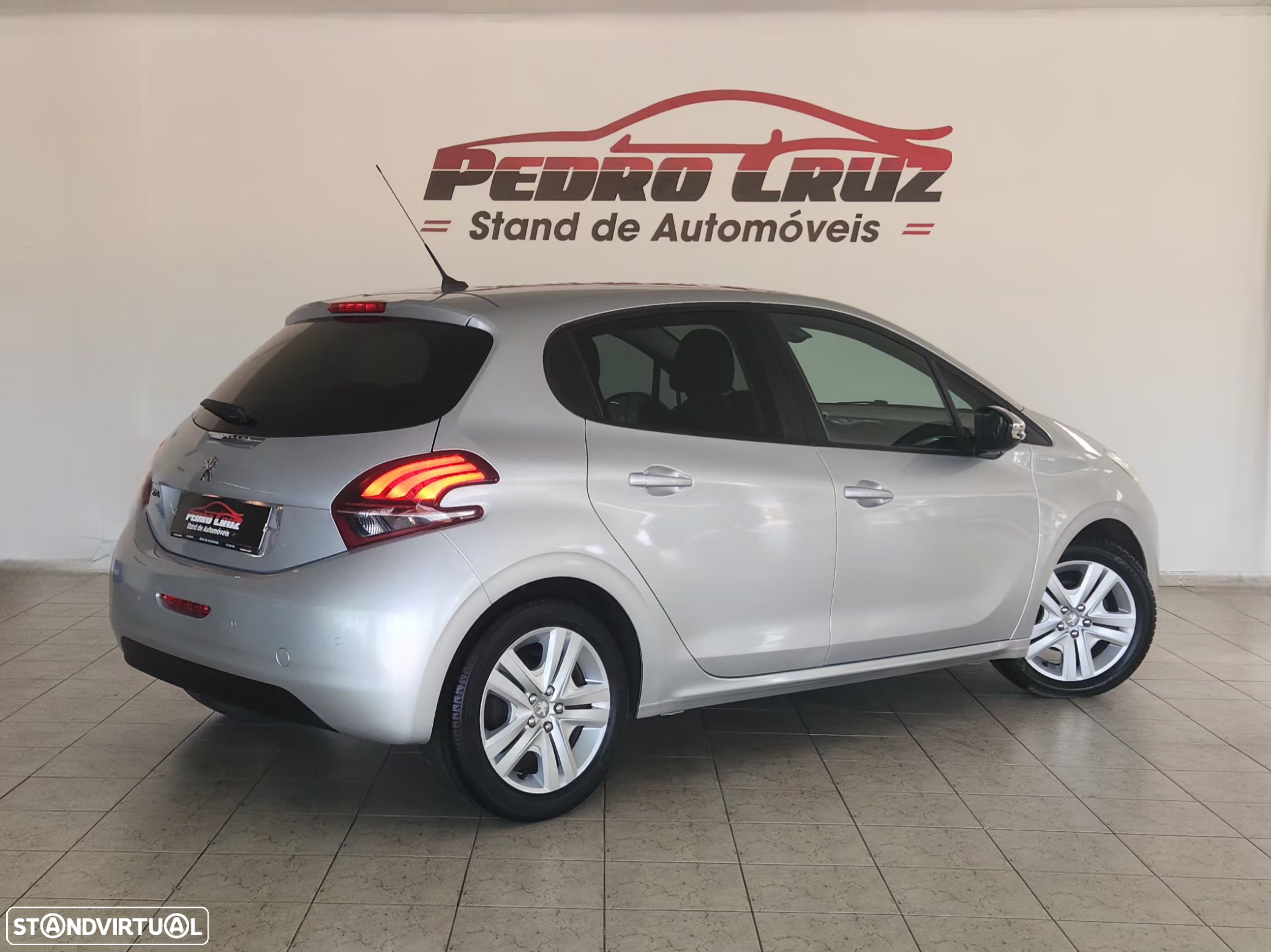 Peugeot 208 1.2 PureTech Style - 12