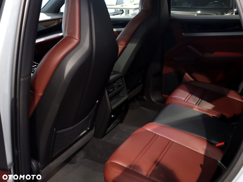 Porsche Cayenne S - 34