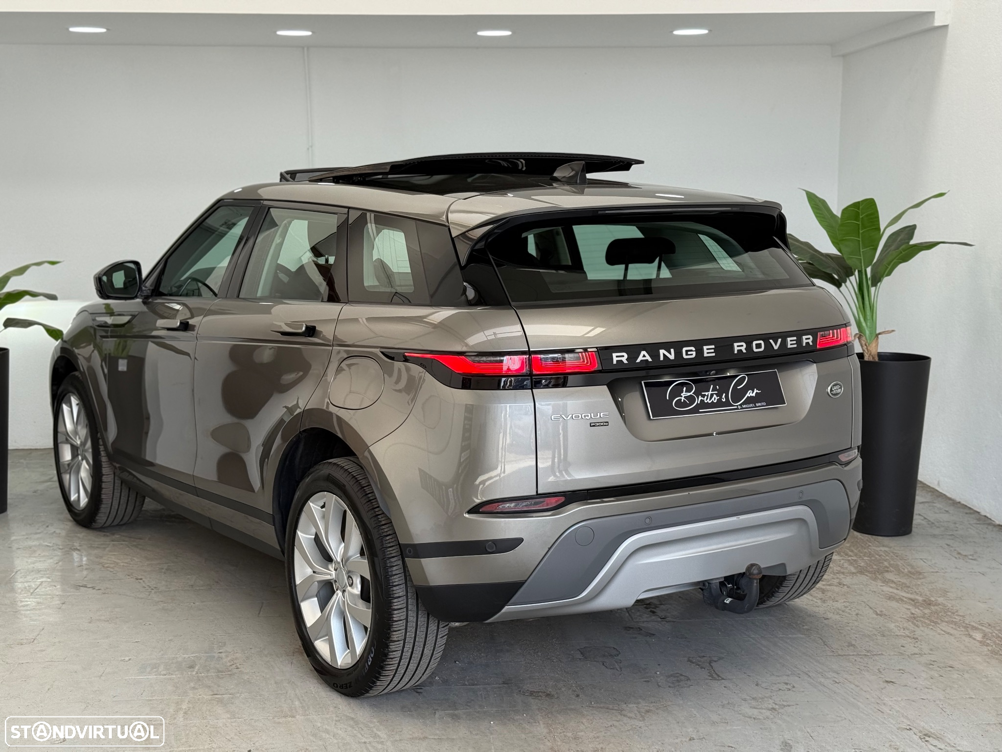 Land Rover Range Rover Evoque 1.5 P300e AWD HSE Auto - 6