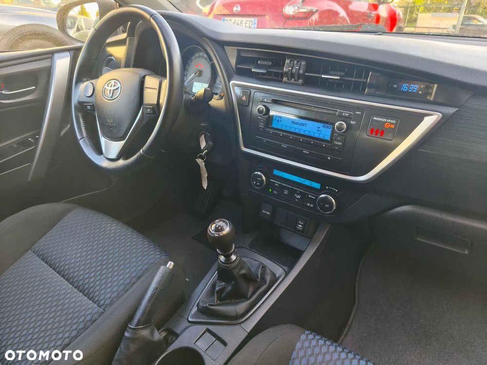 Toyota Auris 1.33 Dual-VVT-i Edition - 24