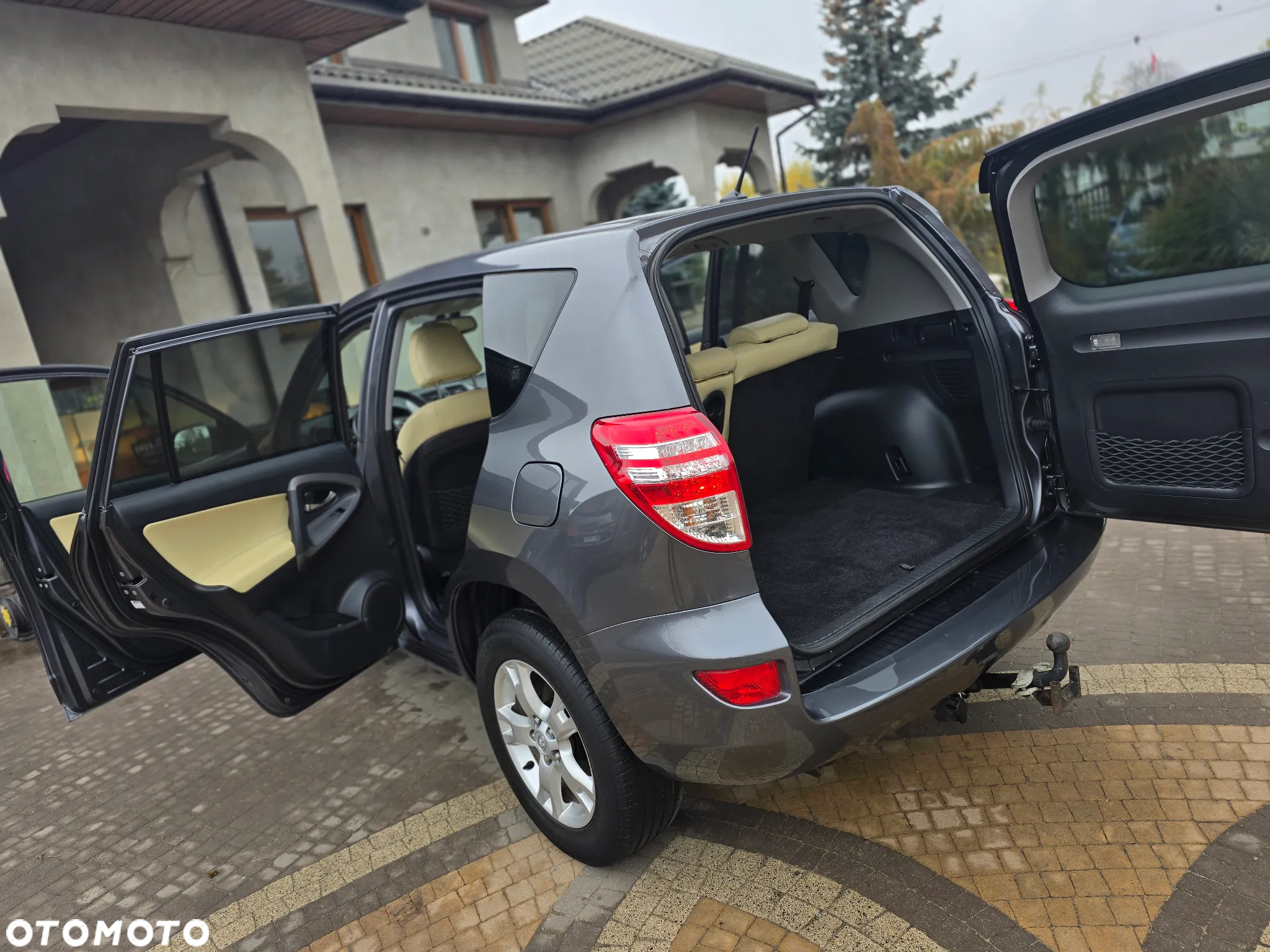 Toyota RAV4 - 7