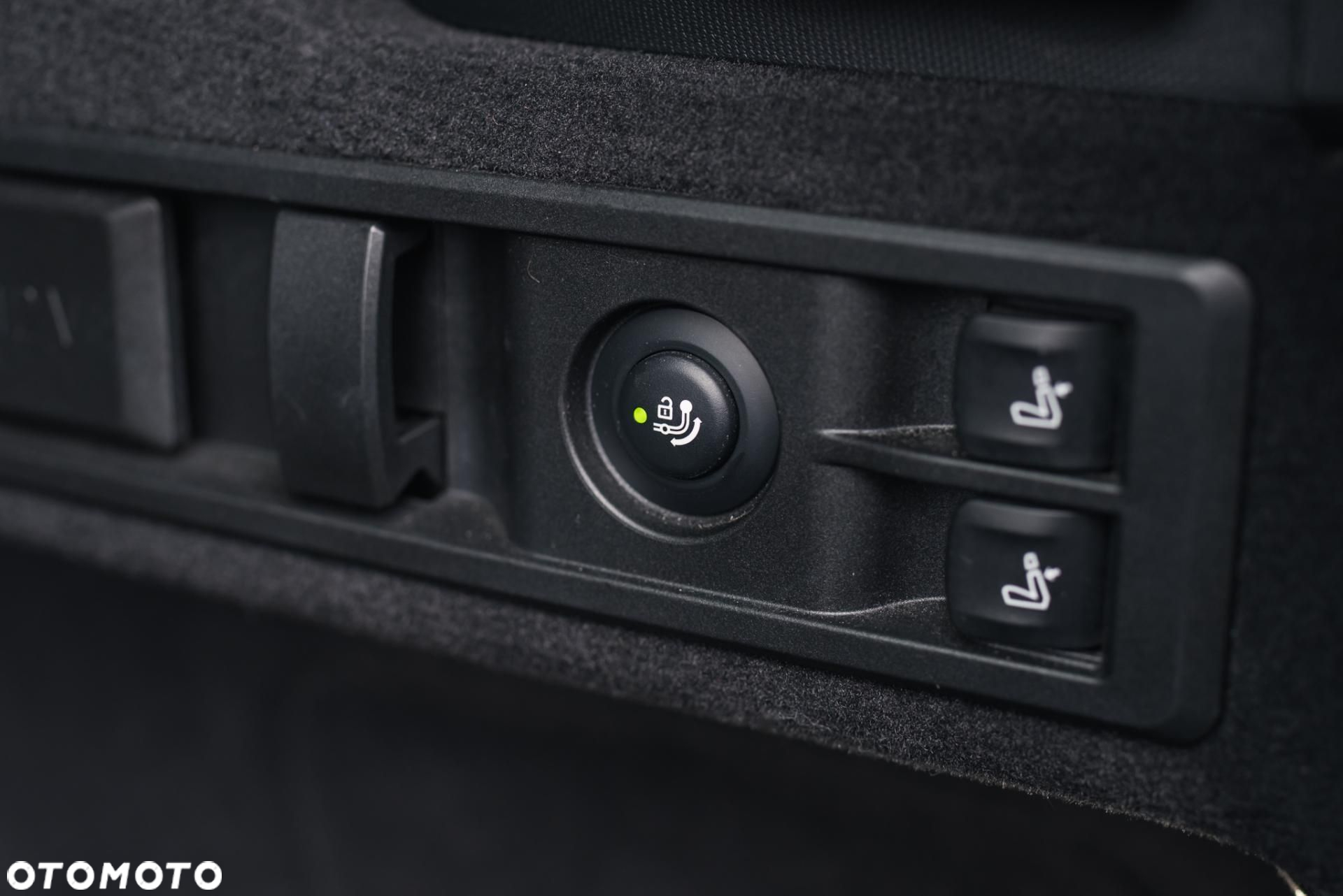 BMW Seria 3 - 38