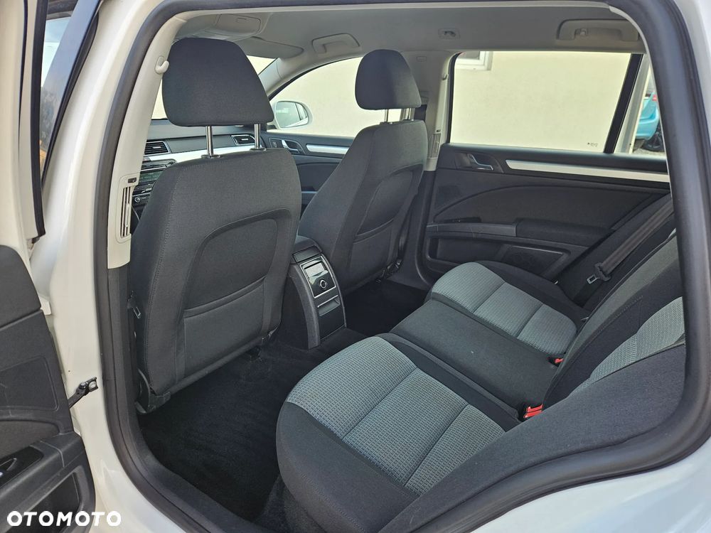 Skoda Superb 1.6 TDI GreenLine - 10