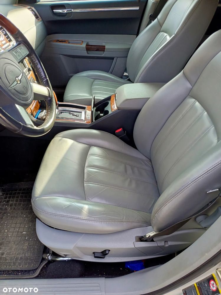 Chrysler 300C 5.7 V8 HEMI AWD Automatik - 3