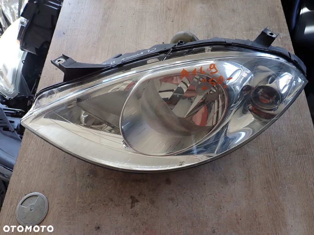 MERCEDES A KLASA W169 LAMPA LEWY PRZÓD EUROPA