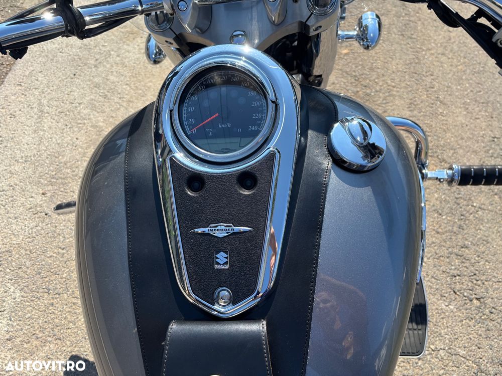 Suzuki Boulevard C109RT - 10