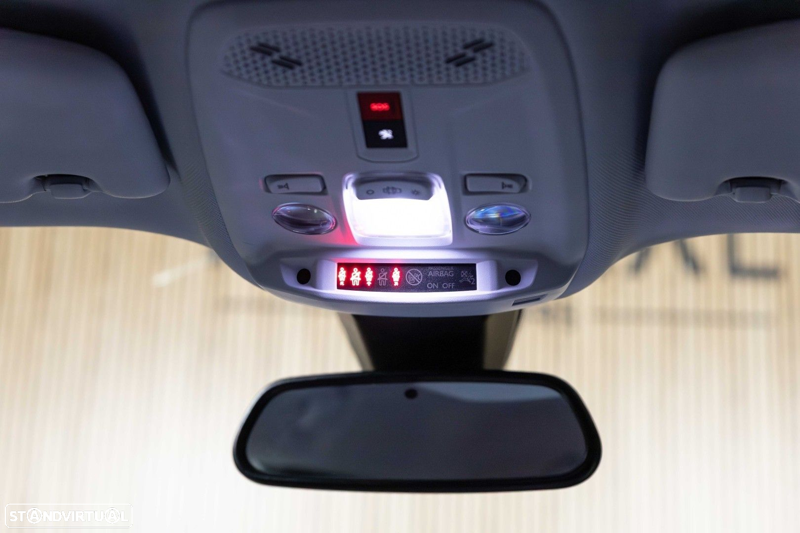 Peugeot 2008 1.2 PureTech Allure Pack EAT8 - 19
