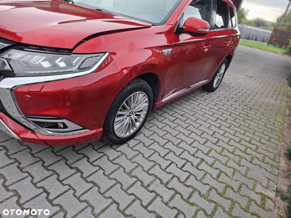 Mitsubishi Outlander 2.4 4WD Diamant+ - 4
