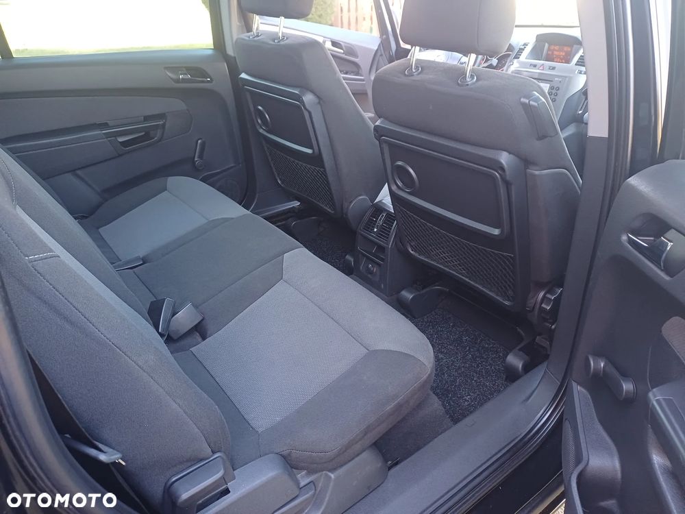 Opel Zafira - 25