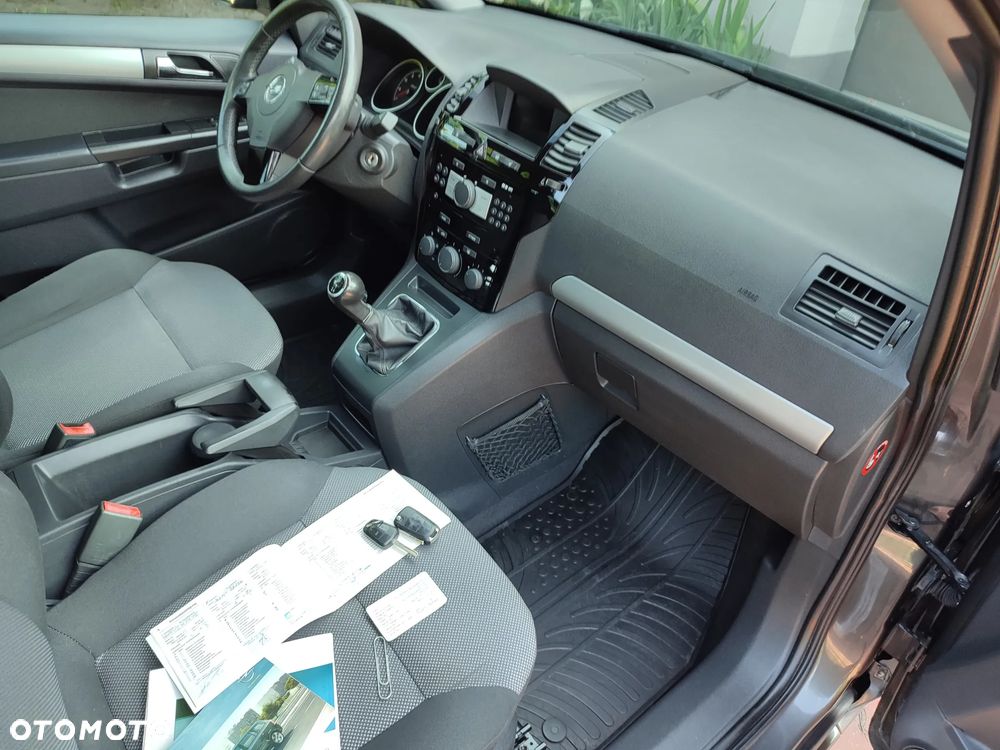 Opel Zafira - 33