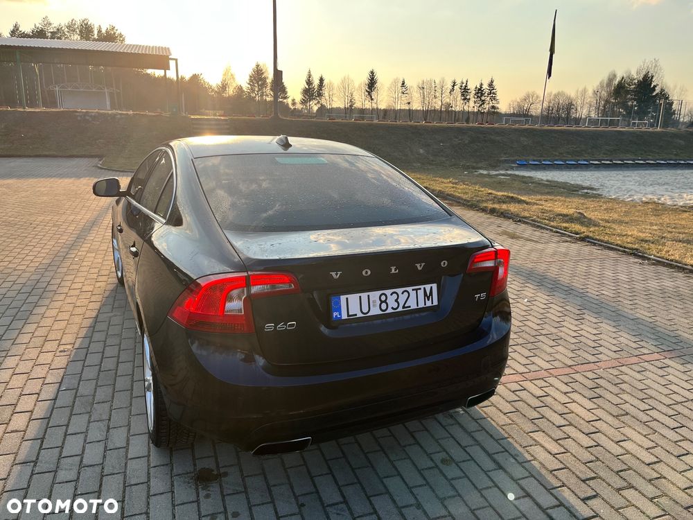 Volvo S60 - 4