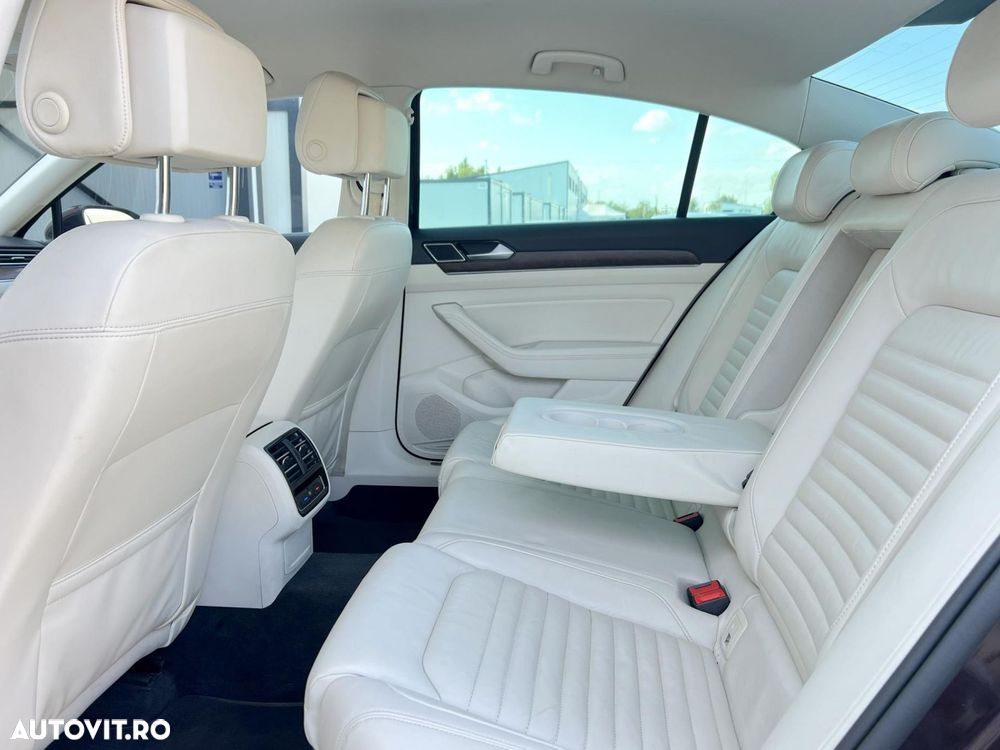 Volkswagen Passat - 28