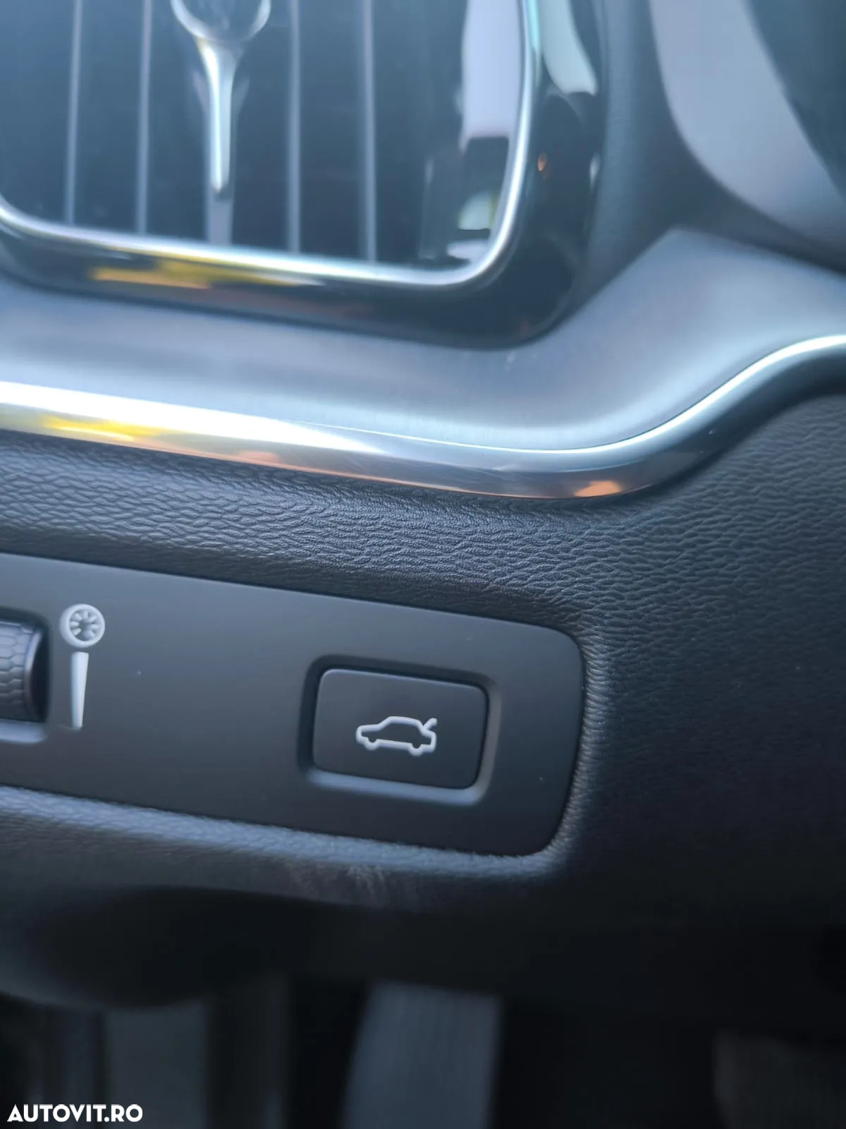 Volvo XC 60 B4 D AWD Geartronic Momentum - 28