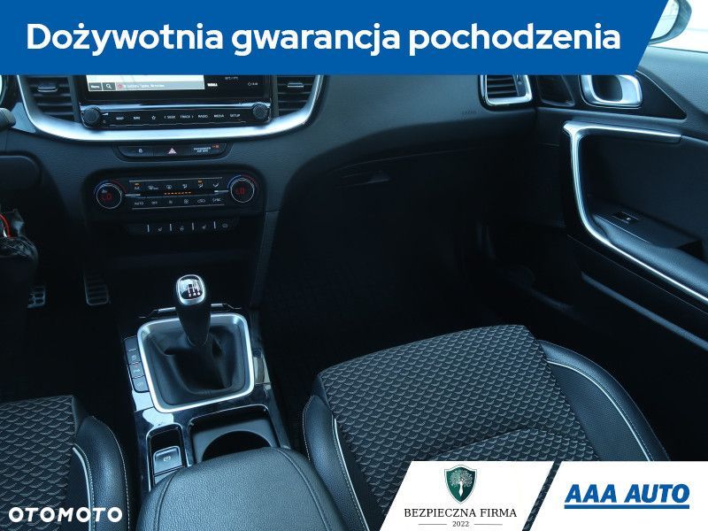 Kia Ceed - 9