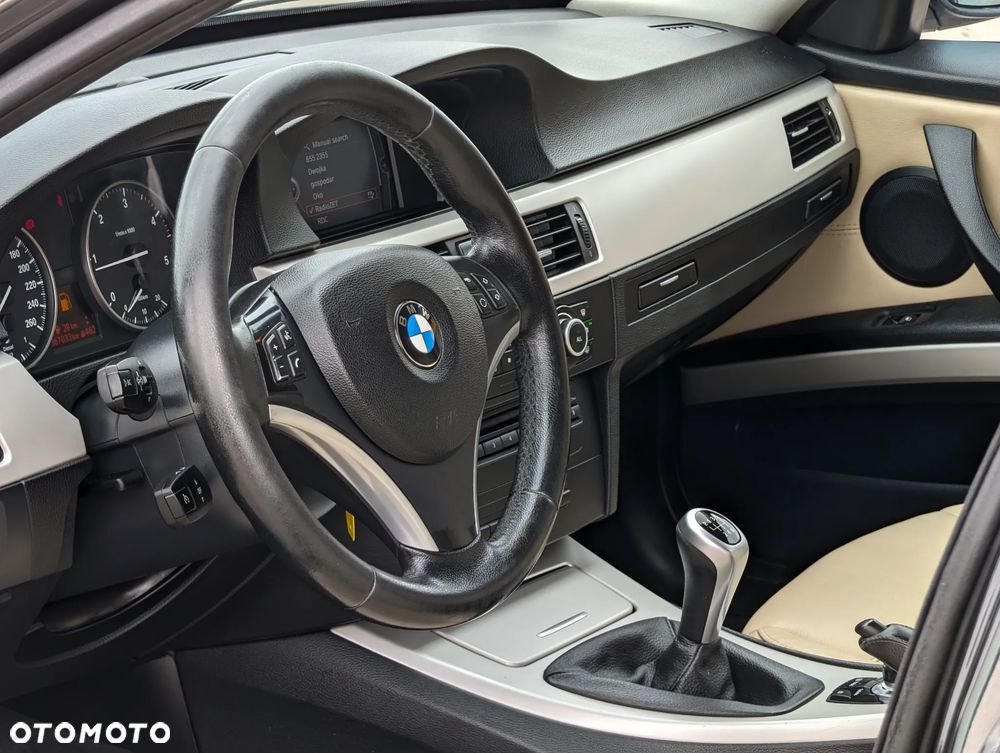 BMW Seria 3 318d Sport Line - 22