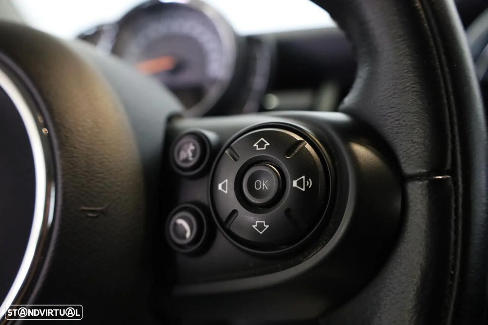 MINI 3 Portas Cooper D - 27